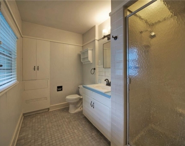 2105 Rabb Rd - Photo Thumbnail 2