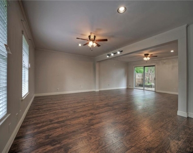 2105 Rabb Rd - Photo Thumbnail 9