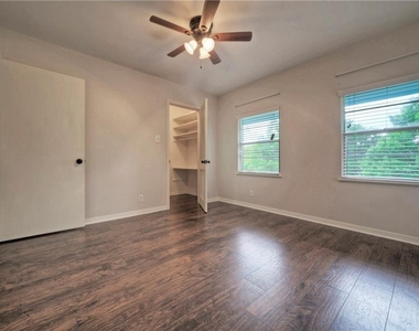 2105 Rabb Rd - Photo Thumbnail 4