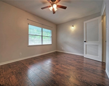 2105 Rabb Rd - Photo Thumbnail 5