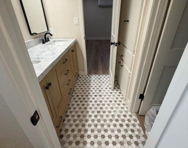 7106 Hardy Dr - Photo Thumbnail 11