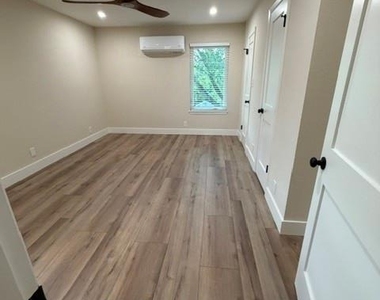 7106 Hardy Dr - Photo Thumbnail 3