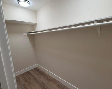 7106 Hardy Dr - Photo Thumbnail 5
