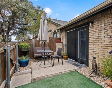 1015 E Yager Ln - Photo Thumbnail 25