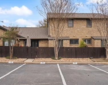 1015 E Yager Ln - Photo Thumbnail 27