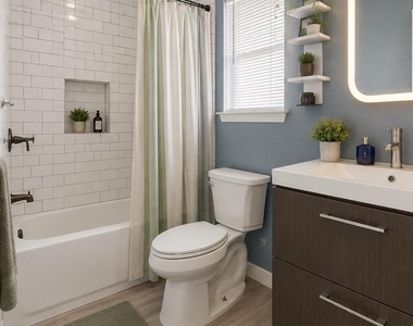 1015 E Yager Ln - Photo Thumbnail 21