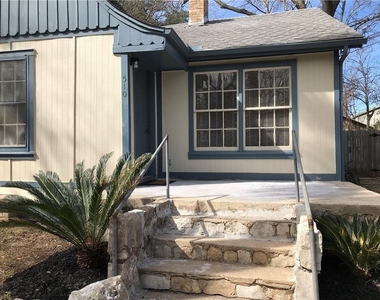 510 Harvey St - Photo Thumbnail 3