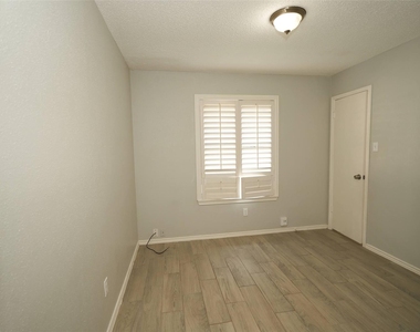 14305 Levering St - Photo Thumbnail 7
