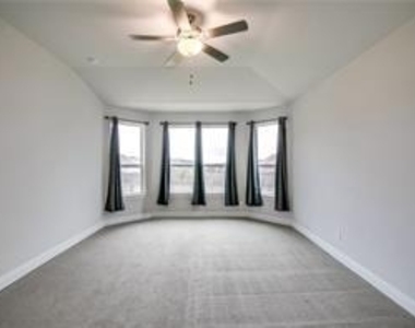 109 Lorena Ln - Photo Thumbnail 15