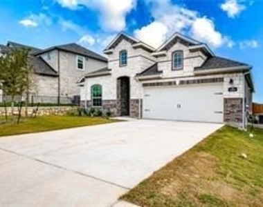 109 Lorena Ln - Photo Thumbnail 1