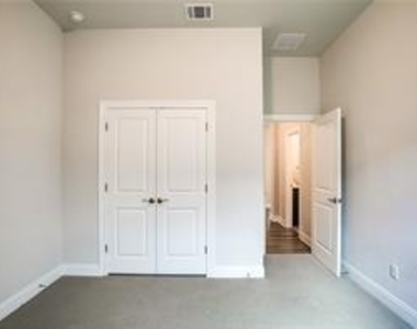 109 Lorena Ln - Photo Thumbnail 19
