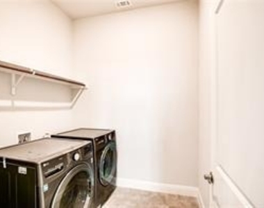 109 Lorena Ln - Photo Thumbnail 25