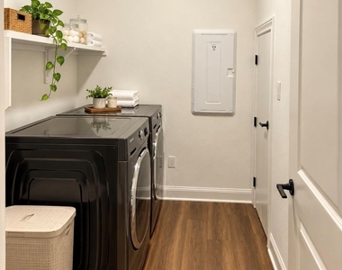 240 Canyoncrest Way - Photo Thumbnail 16