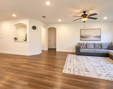240 Canyoncrest Way - Photo Thumbnail 12