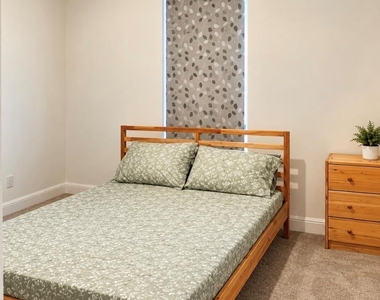 240 Canyoncrest Way - Photo Thumbnail 3