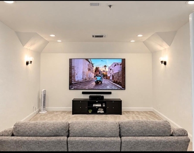 240 Canyoncrest Way - Photo Thumbnail 23