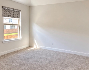 240 Canyoncrest Way - Photo Thumbnail 21