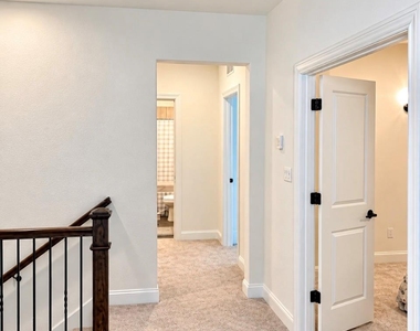 240 Canyoncrest Way - Photo Thumbnail 19