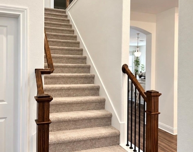 240 Canyoncrest Way - Photo Thumbnail 6