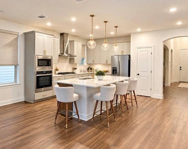 240 Canyoncrest Way - Photo Thumbnail 9