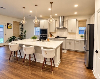 240 Canyoncrest Way - Photo Thumbnail 10