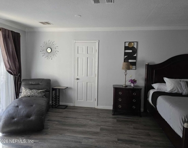 2441 Brookside Avenue - Photo Thumbnail 5