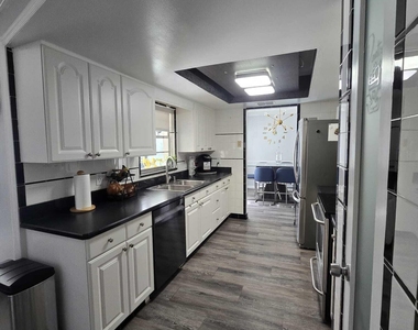 2441 Brookside Avenue - Photo Thumbnail 17