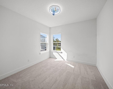 215 Pine Grove Point - Photo Thumbnail 23