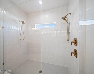 215 Pine Grove Point - Photo Thumbnail 18