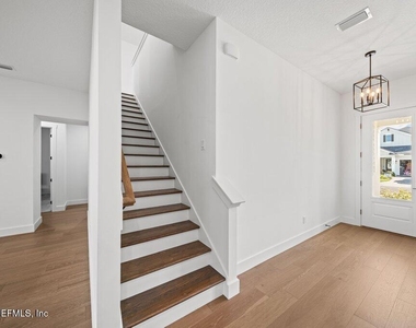 215 Pine Grove Point - Photo Thumbnail 31