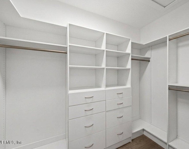 215 Pine Grove Point - Photo Thumbnail 21