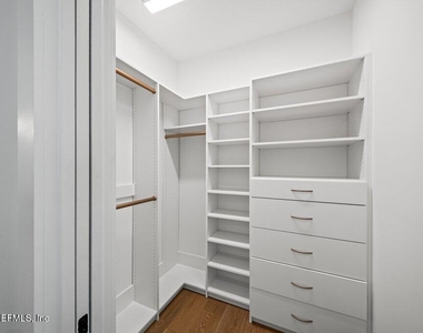 215 Pine Grove Point - Photo Thumbnail 20