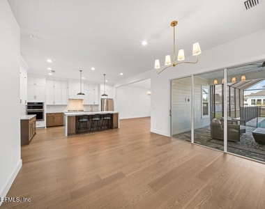 215 Pine Grove Point - Photo Thumbnail 12