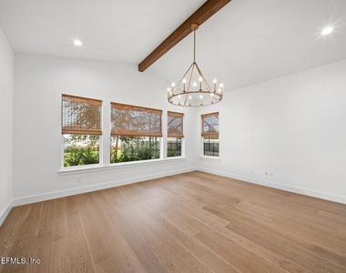 215 Pine Grove Point - Photo Thumbnail 14