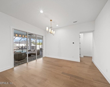 215 Pine Grove Point - Photo Thumbnail 11