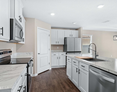 2229 Willow Glen Lane - Photo Thumbnail 3