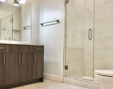 5055 S Dorchester Avenue - Photo Thumbnail 4