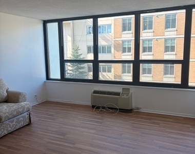 5100 N Marine Drive - Photo Thumbnail 4