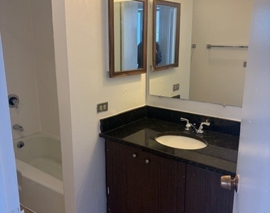5100 N Marine Drive - Photo Thumbnail 16