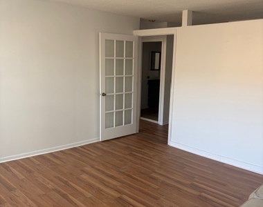 5100 N Marine Drive - Photo Thumbnail 7