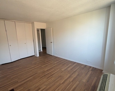 5100 N Marine Drive - Photo Thumbnail 8