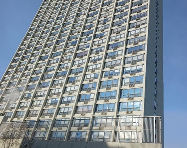 5100 N Marine Drive - Photo Thumbnail 2