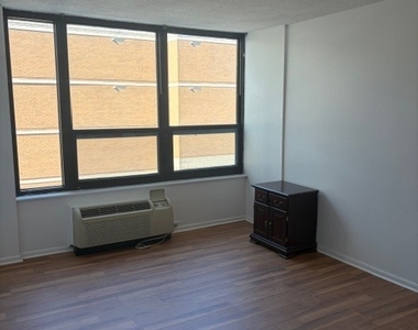 5100 N Marine Drive - Photo Thumbnail 5
