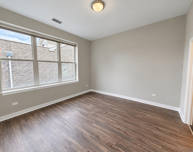 1545 W North Avenue - Photo Thumbnail 9