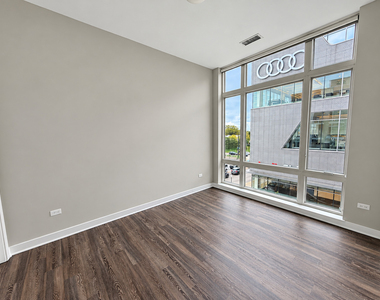 1545 W North Avenue - Photo Thumbnail 14
