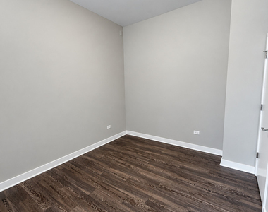 1545 W North Avenue - Photo Thumbnail 13