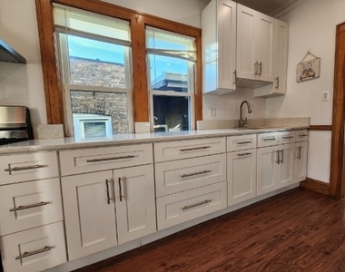 5357 W Montrose Avenue - Photo Thumbnail 9