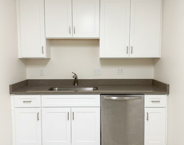 1041 Dewey Avenue - Photo Thumbnail 6