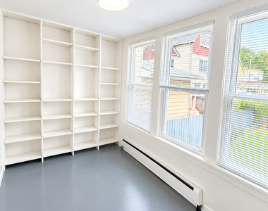1041 Dewey Avenue - Photo Thumbnail 10