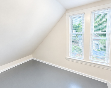 1041 Dewey Avenue - Photo Thumbnail 16